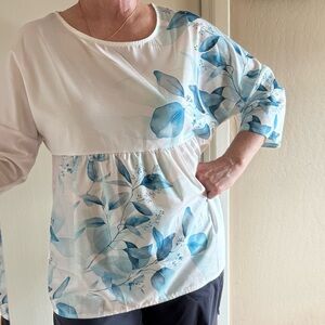 Women’s Blue Floral Babydoll Tunic Top Large Slightly Sheer 3/4 Sleeve